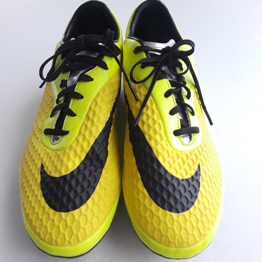 Nike hypervenom phelon cleats (rare)